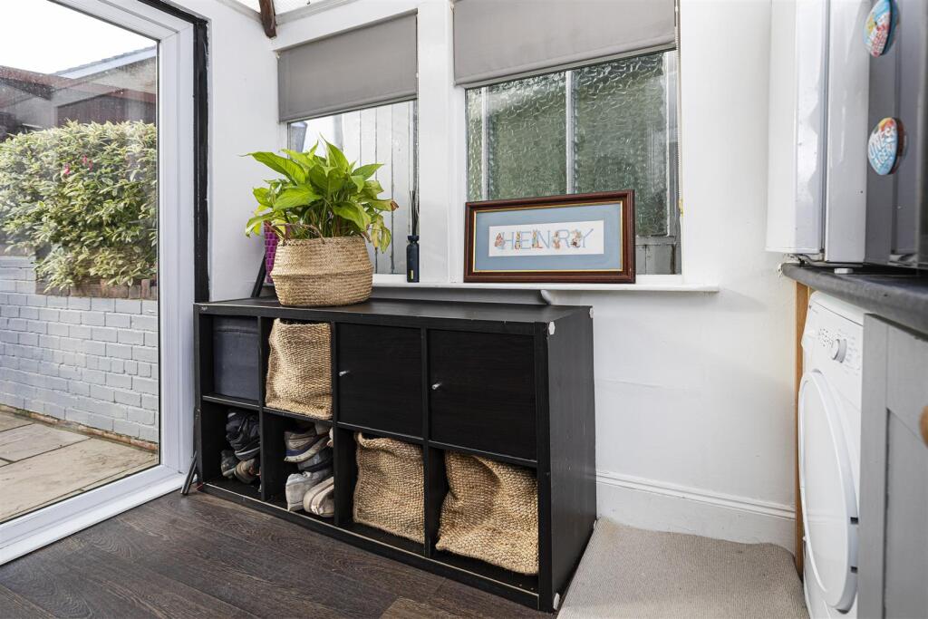 Bramleys Estate Agents - Abbey Road - Shepley (6).