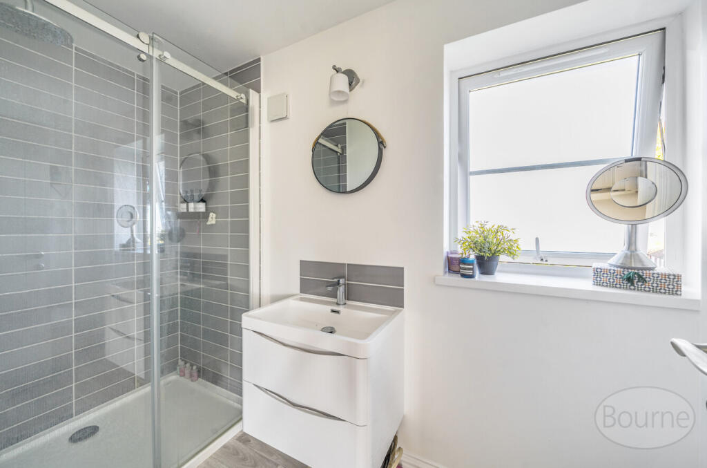 8883c992-2e45-40c...