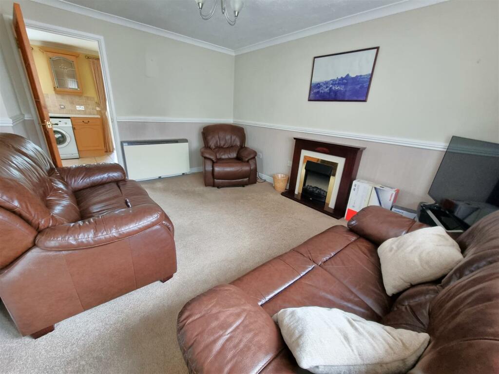Living room2.jpg