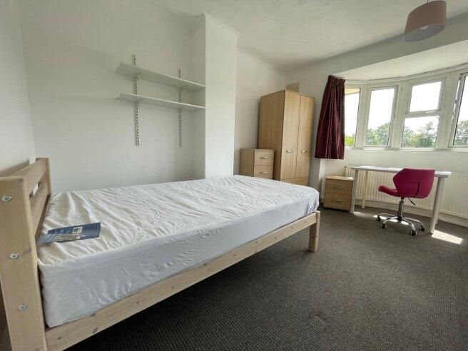 hillside-avenue-ct2-8ez-1014981