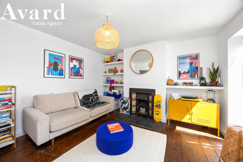 Roundhill Crescent, 78a-011.JPG