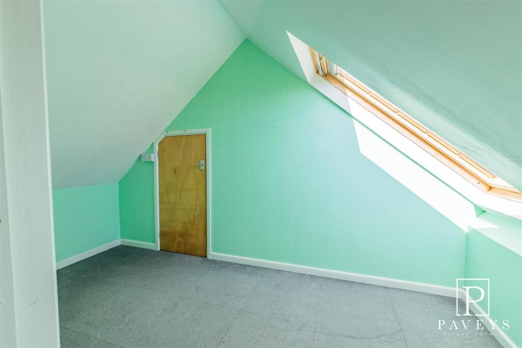 LOFT ROOM
