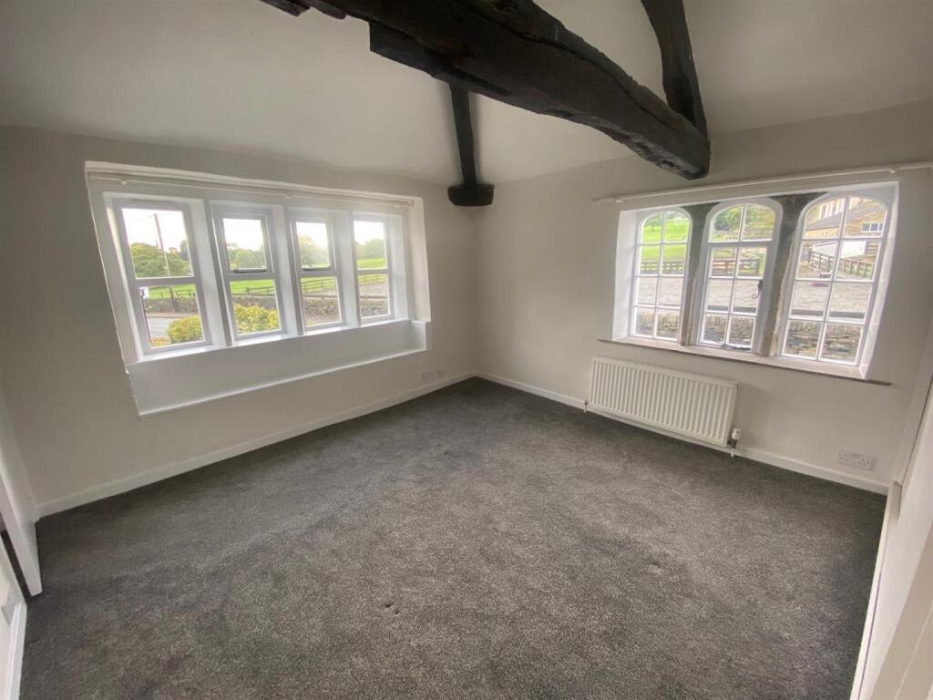 MASTER BEDROOM.jpg