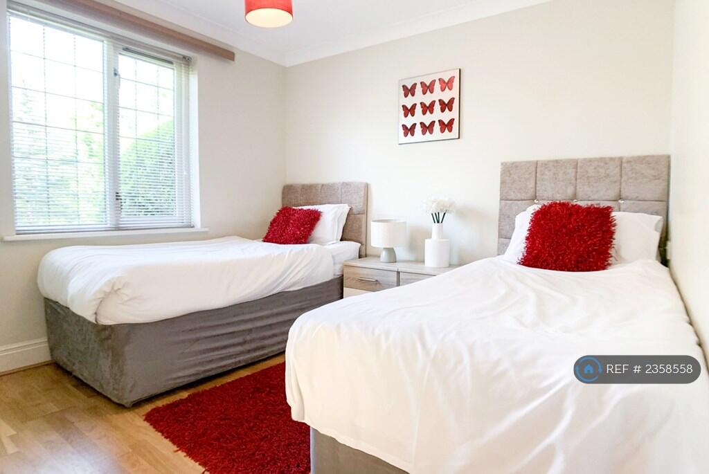 Twin Bedroom