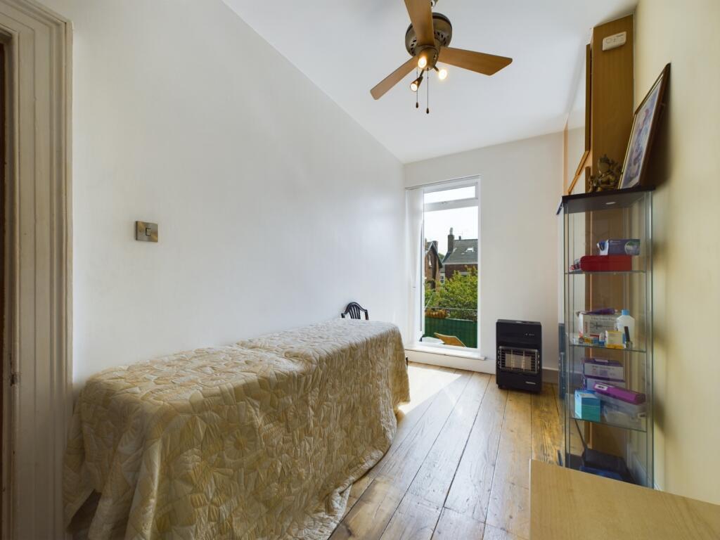 CAM02386G0-PR0085-STILL010