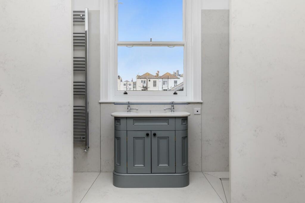 Lansdowne Place, 27, Upper Maisonette-18.JPG