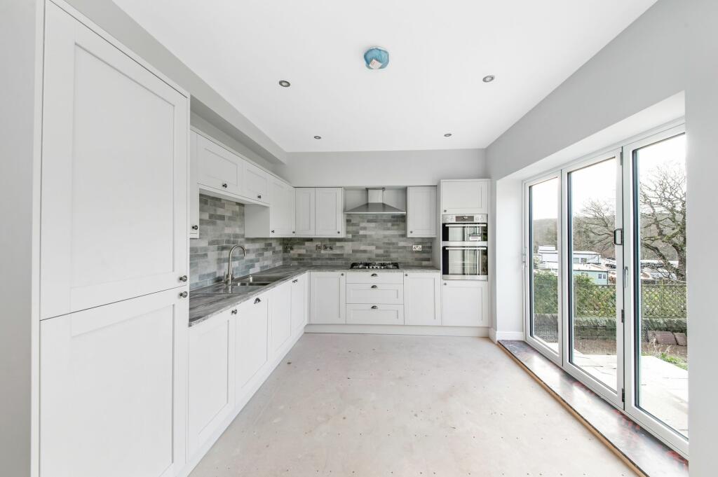OPEN PLAN DINING KITCHEN