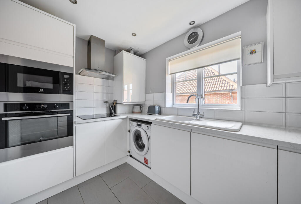 1359092-8-68dbba9...