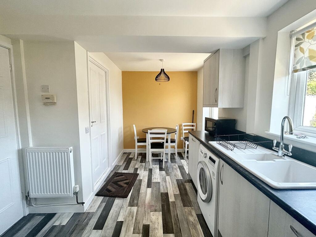 KITCHEN/BREAKFAST ROOM