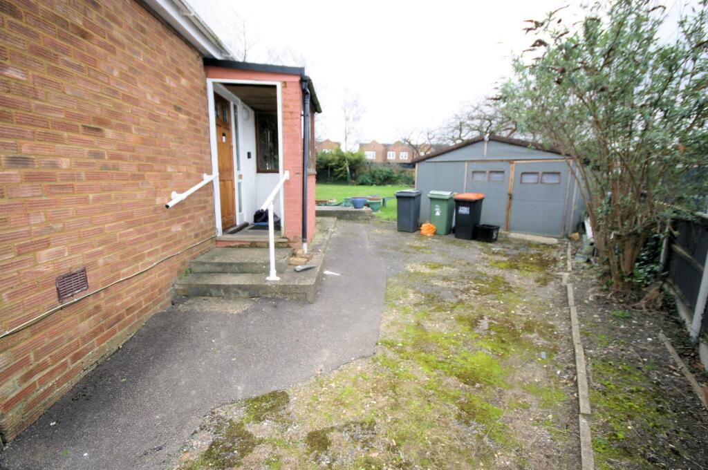 9 Arnold Close - SDrive.jpg