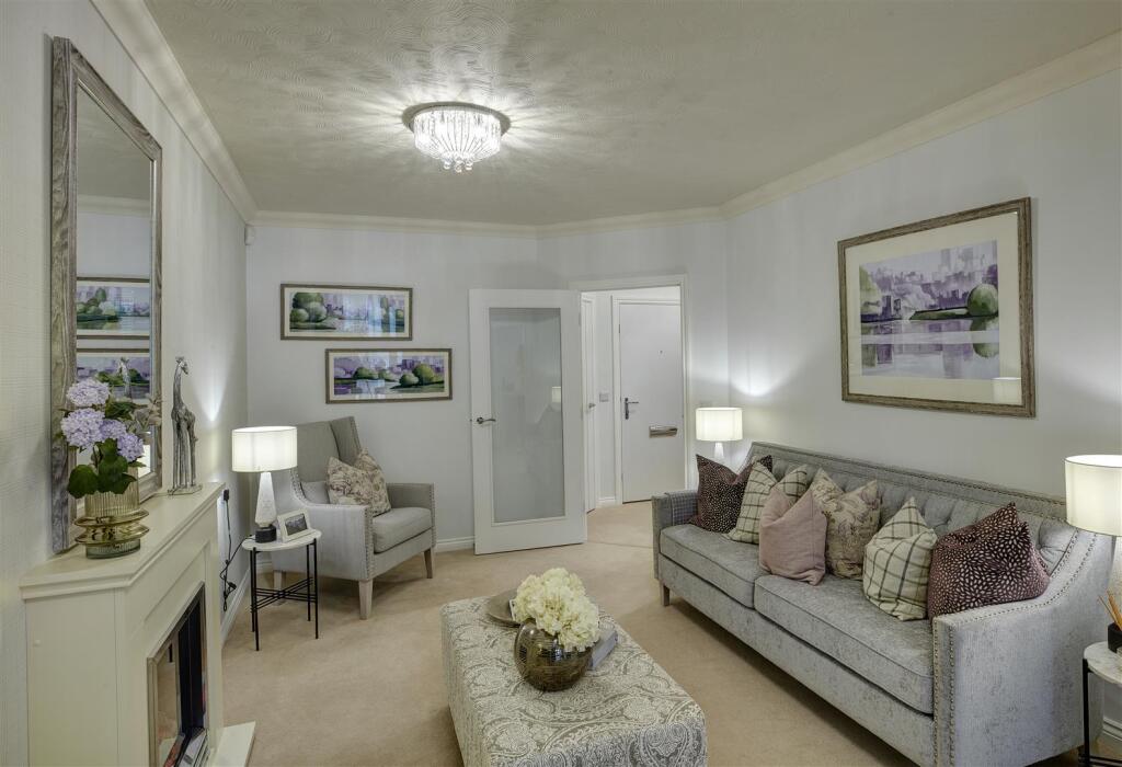 CRL_Stanley Lodge_04.03.22_Living Room_5.jpg