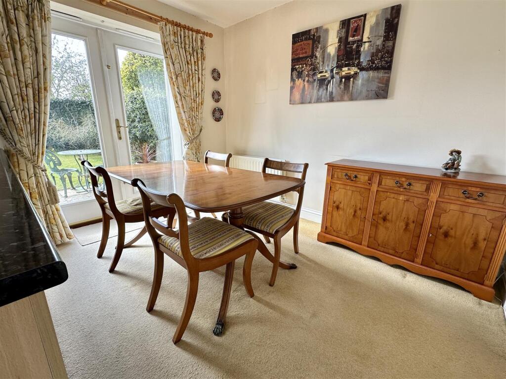 dining/kitchen