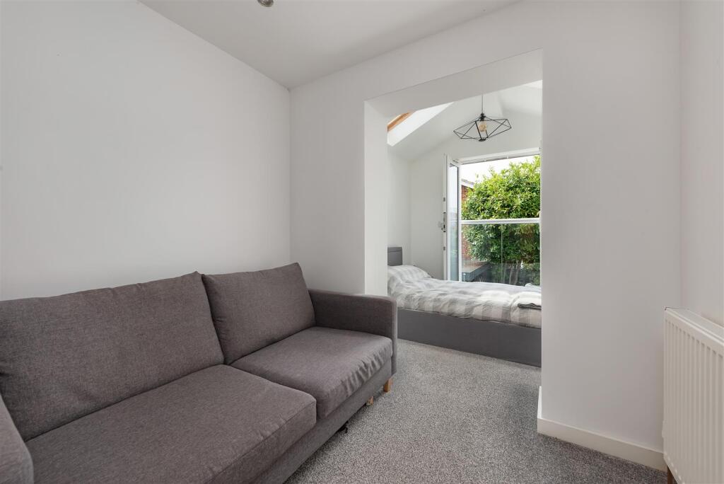 Halford Close, Broomfield, Herne Ba