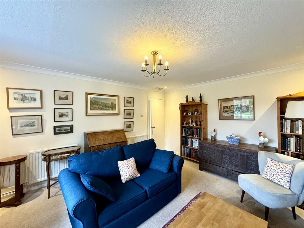 SITTING ROOM