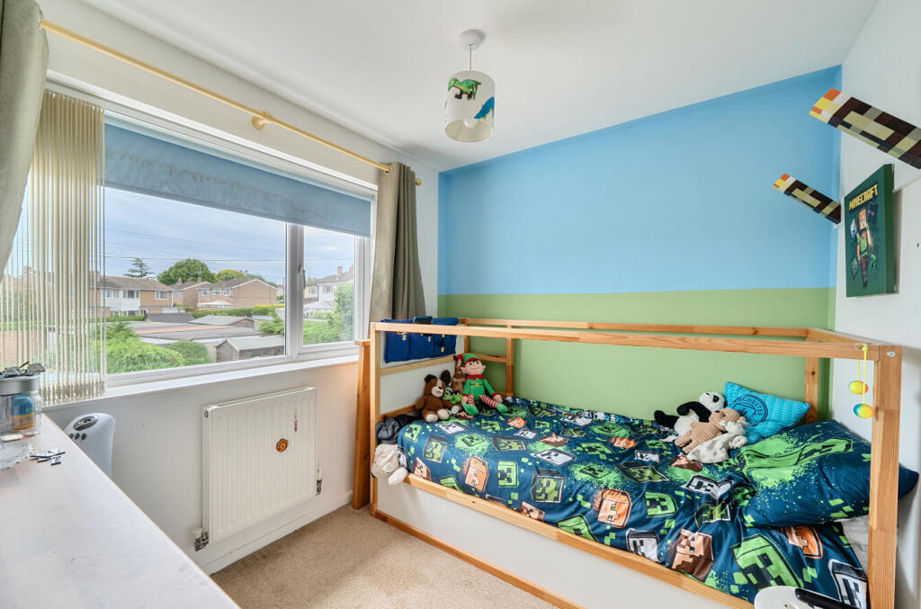 1309590-8-684c729...