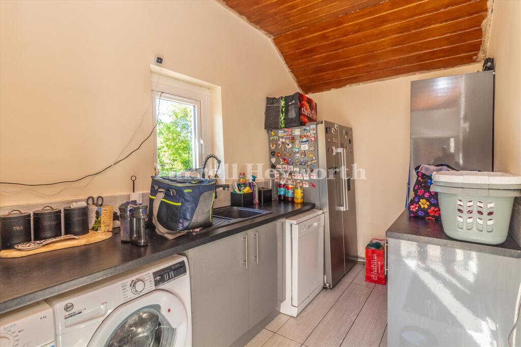 Utility T202511191527.jpg