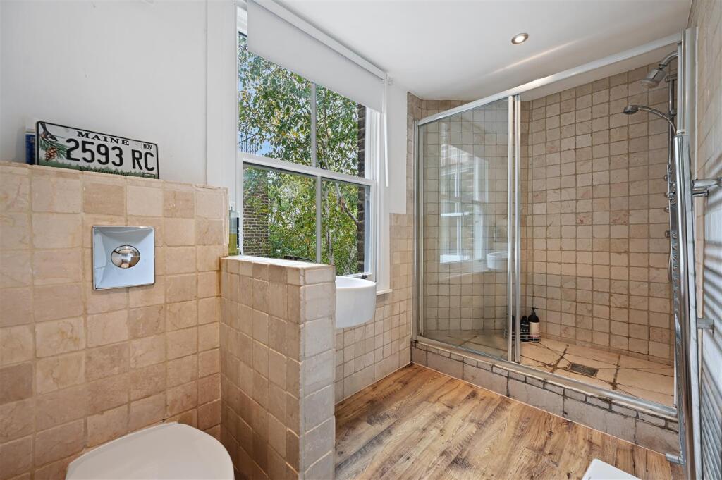 Stafford Mansions - Ensuite3 (1).JPG