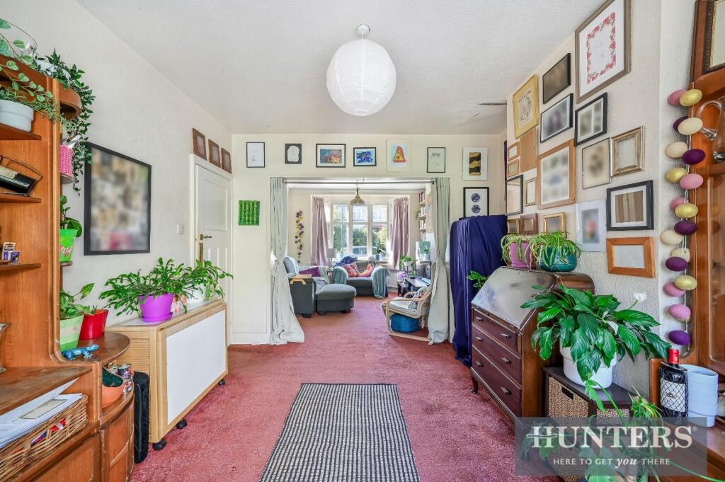 LYNCROFT GARDENS, 9.jpg