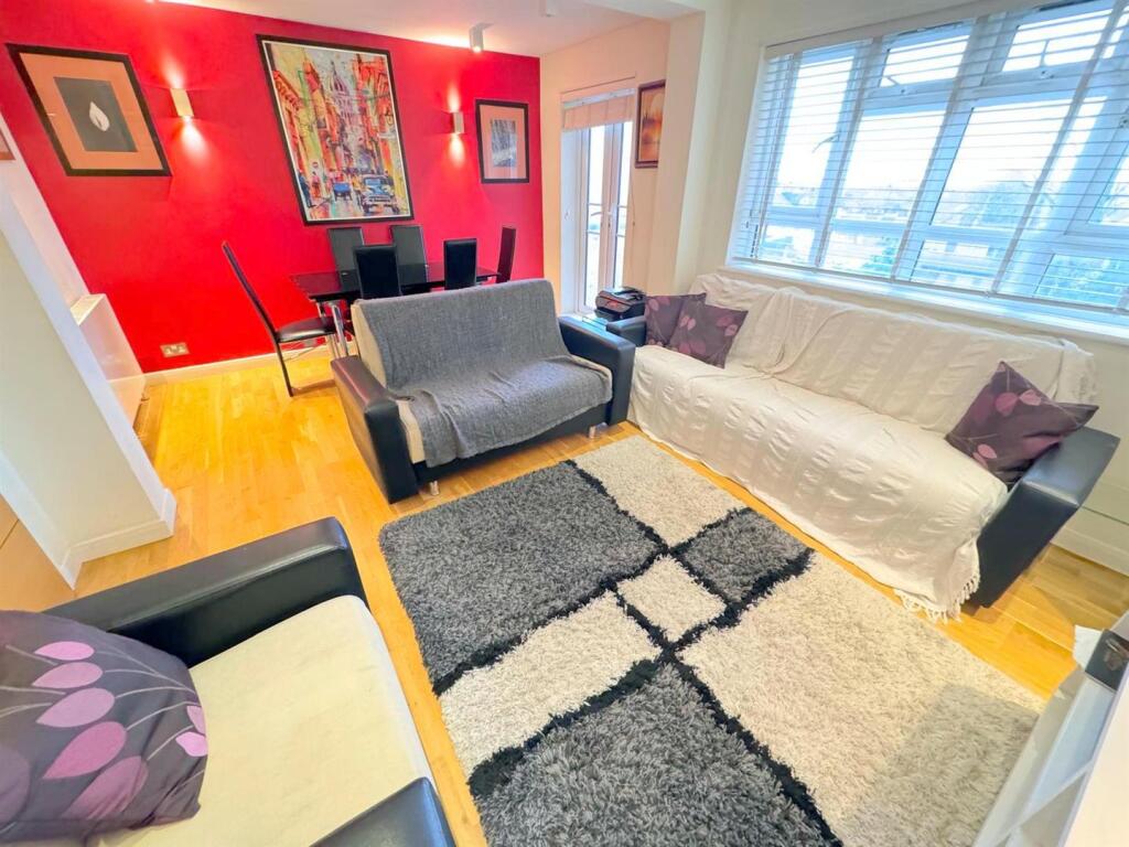 3 Bed for sale, Buy in Lonond, NW11 - Maxwellprope