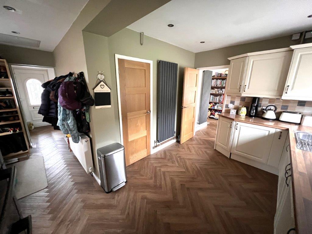 kitchen vestibule.jpg