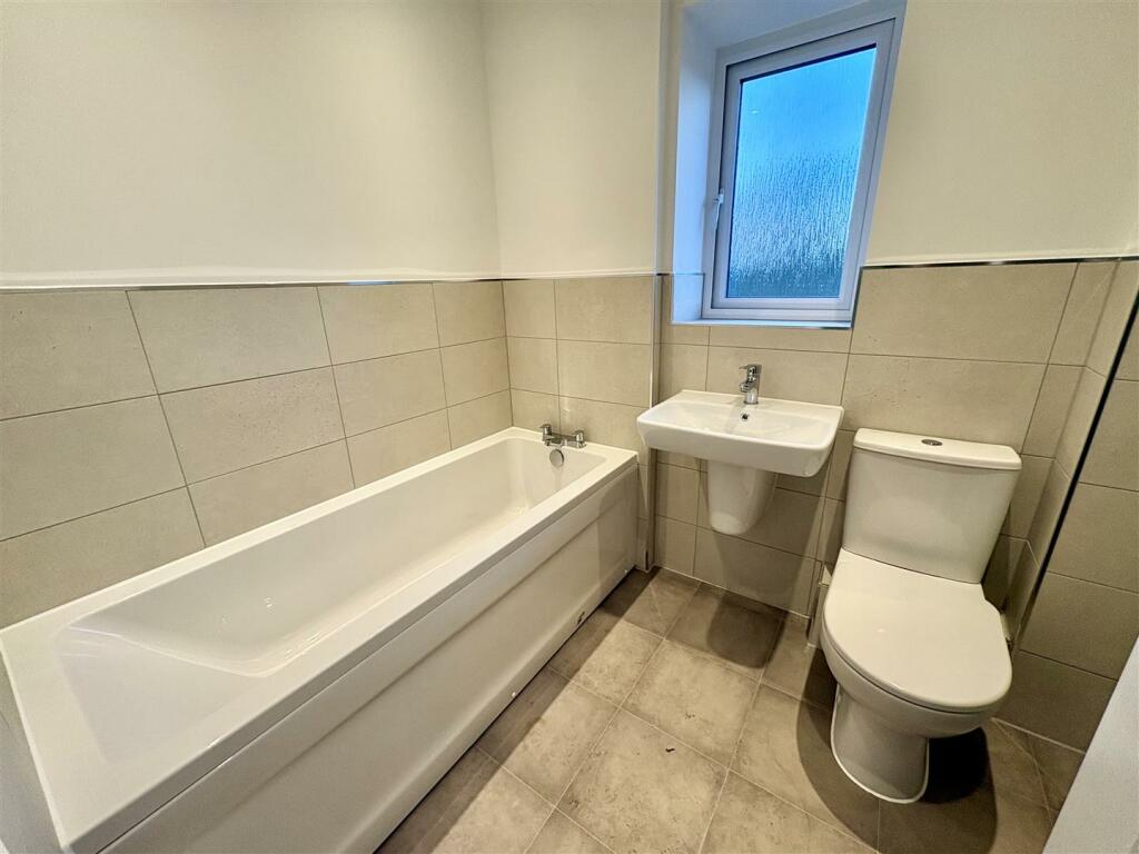 Bramleys Estate Agents - Stonebrooke Gardens - Ell