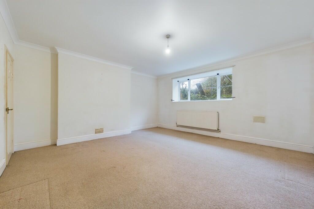 CAM01085G0-PR0494...