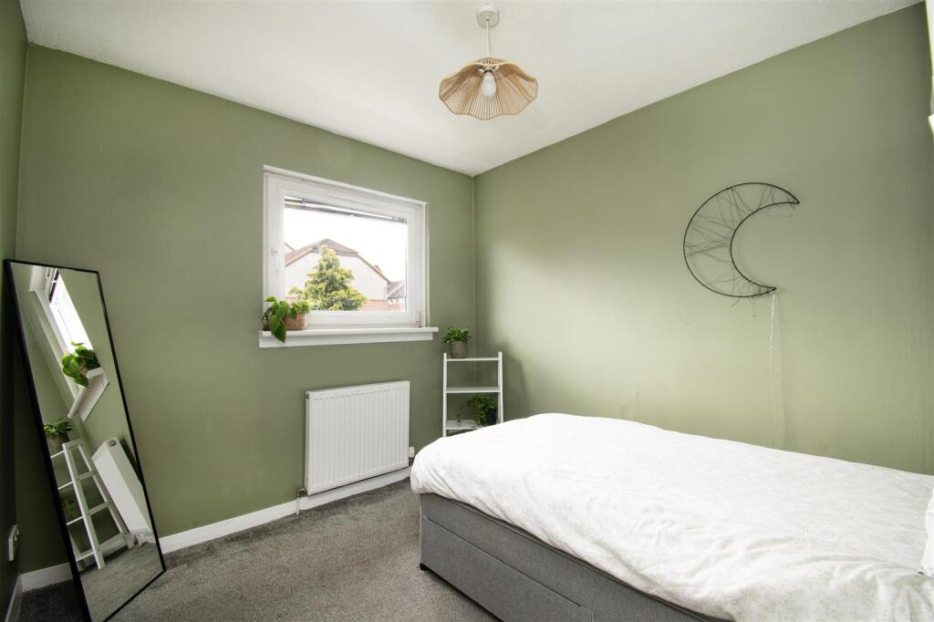 bedroom 2(1).jpg