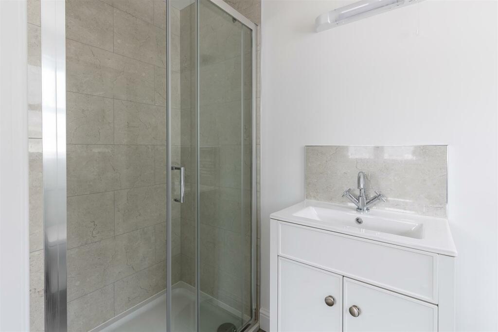 Ensuite.jpg