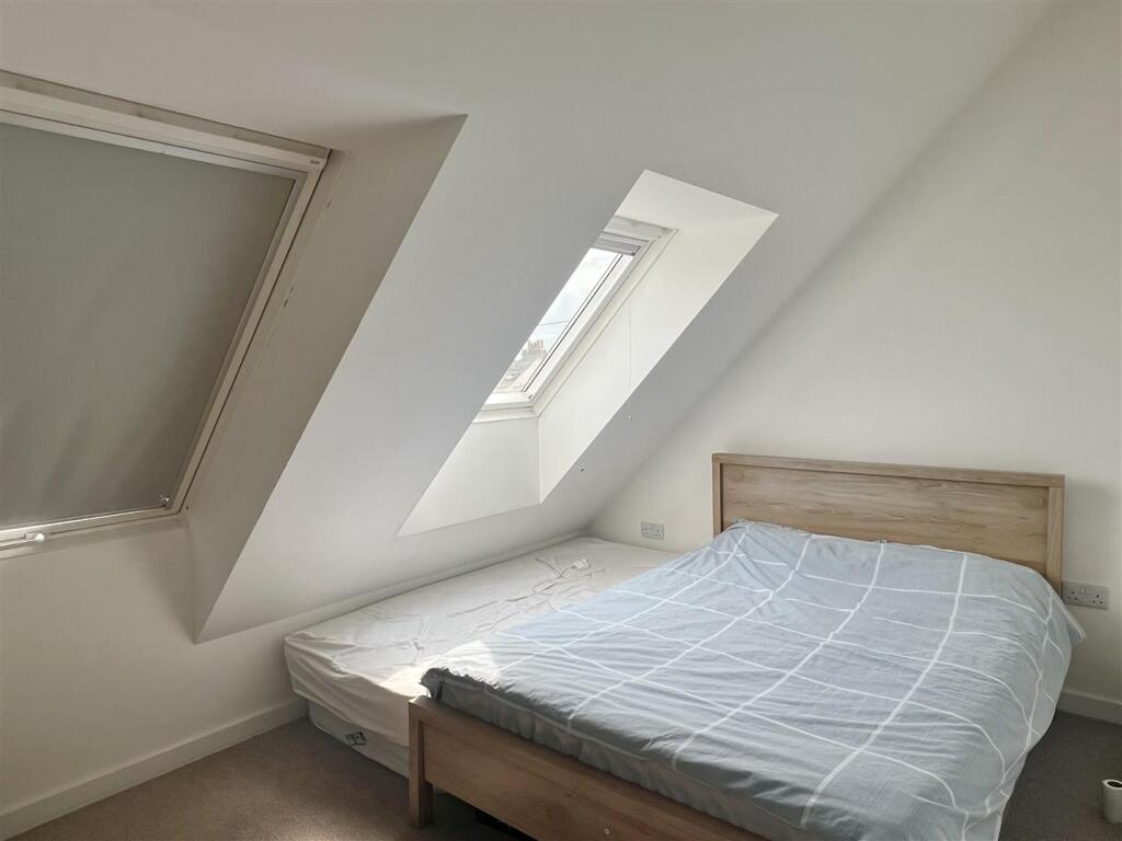 Bedroom 1: