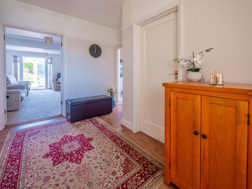 SPACIOUS ENTRANCE HALL