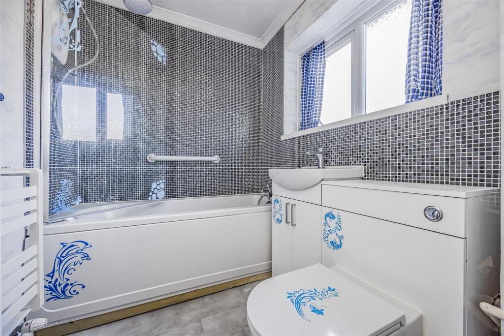37 Springwood Avenue, Waterlooville-PorticoMarketi