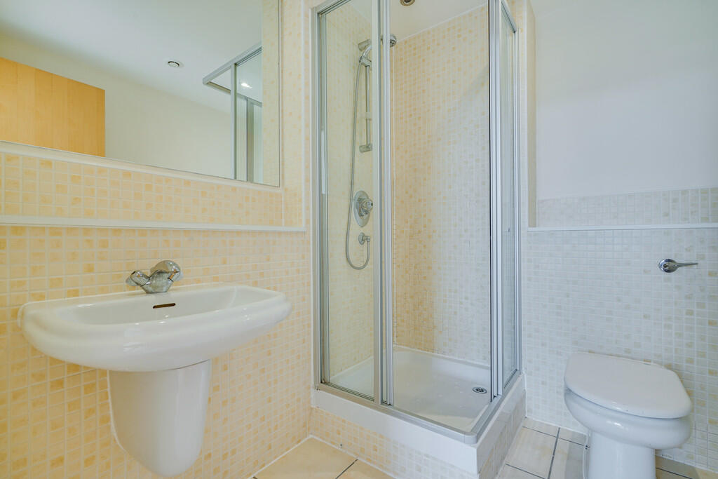 En-suite Shower R...