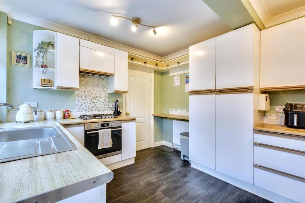 Kitchen_2.jpeg