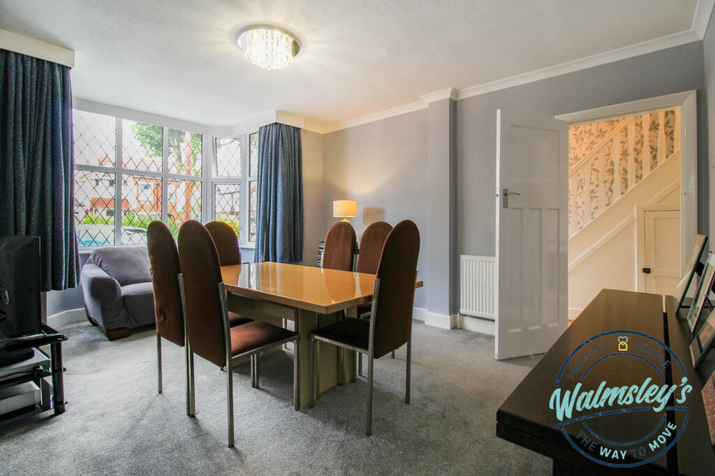 Dining room with bay to frontage