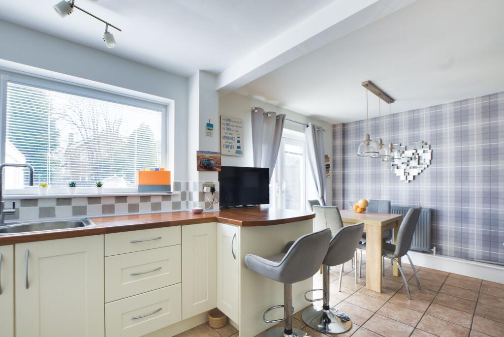 Open Plan Fitted Dining Kitchen