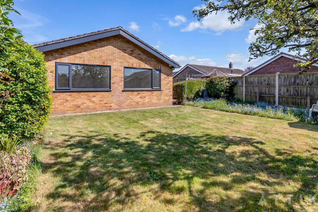 1 Prince Andrews Close, Norwich, NR66XH (27).jpg