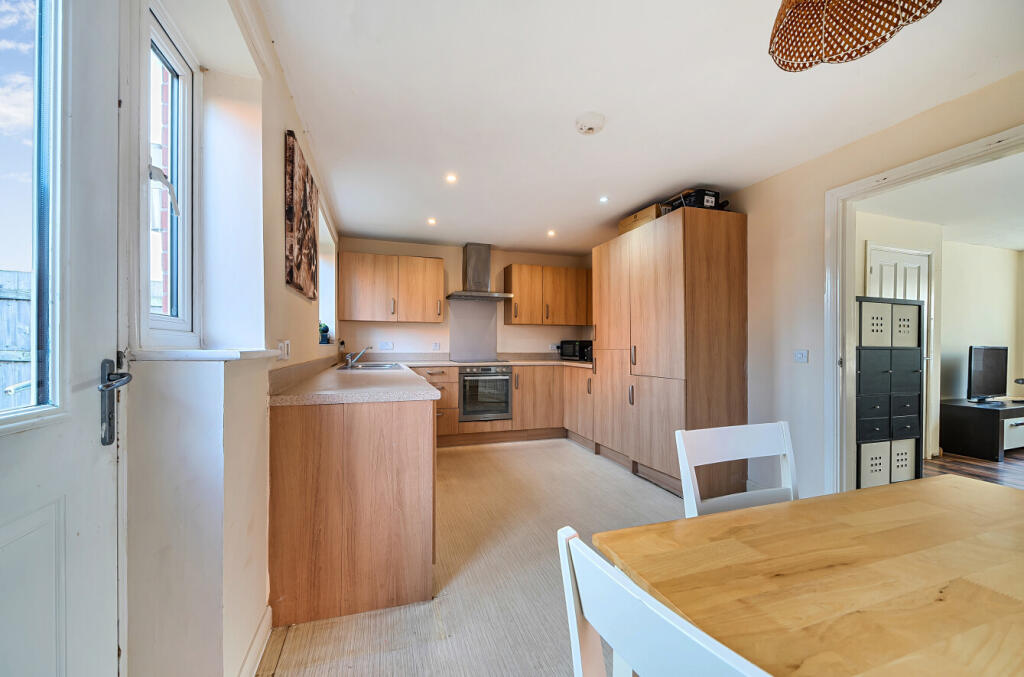 1382581-7-691c511...