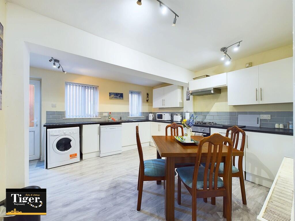 CAM03440G0-PR0245...