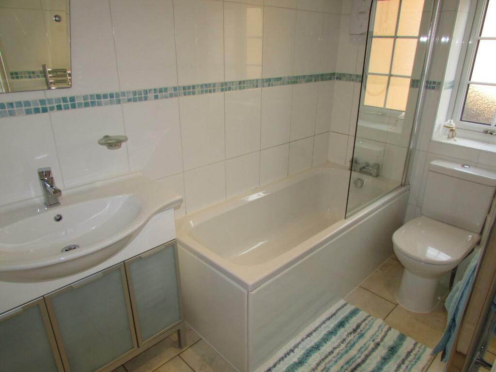 LimeLn2bath.JPG
