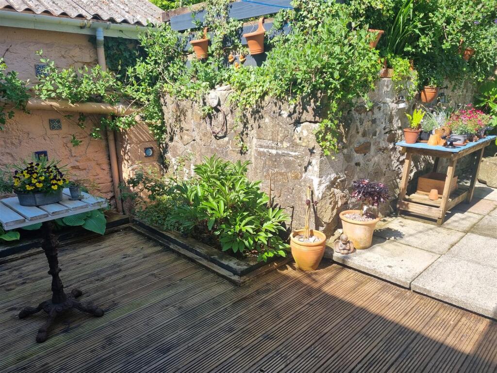 Garden 3.jpg