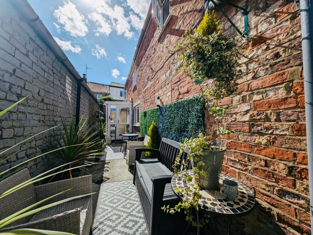 051951c4-3ca3-42cf-9871-9a25a7742795