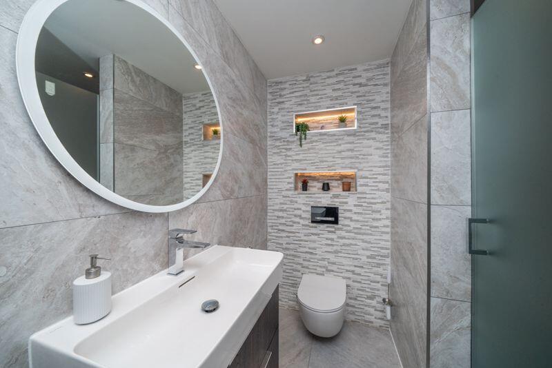 GROUND FLOOR SHOWER ROOM