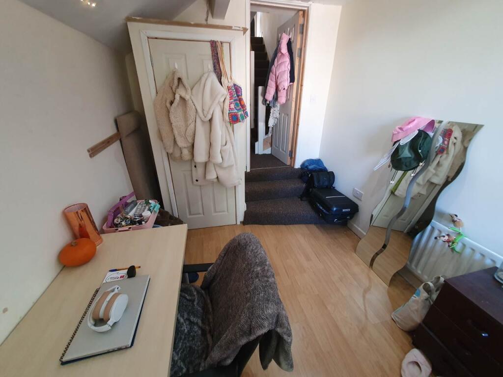 First floor rear bed