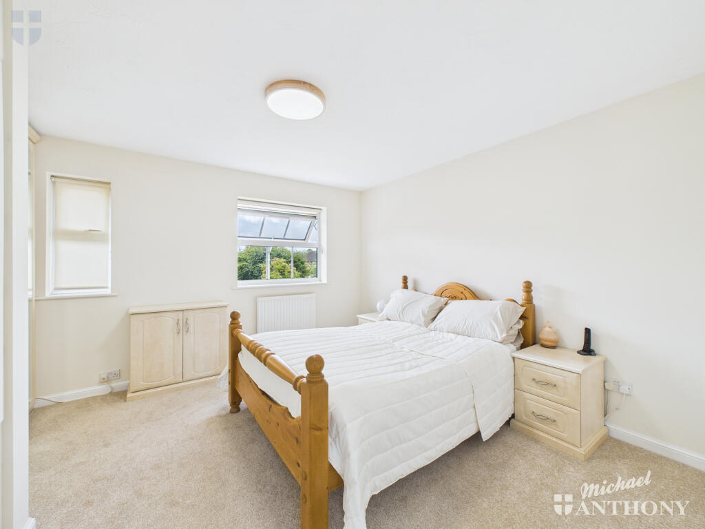 CAM03218G0-PR0755-STILL015