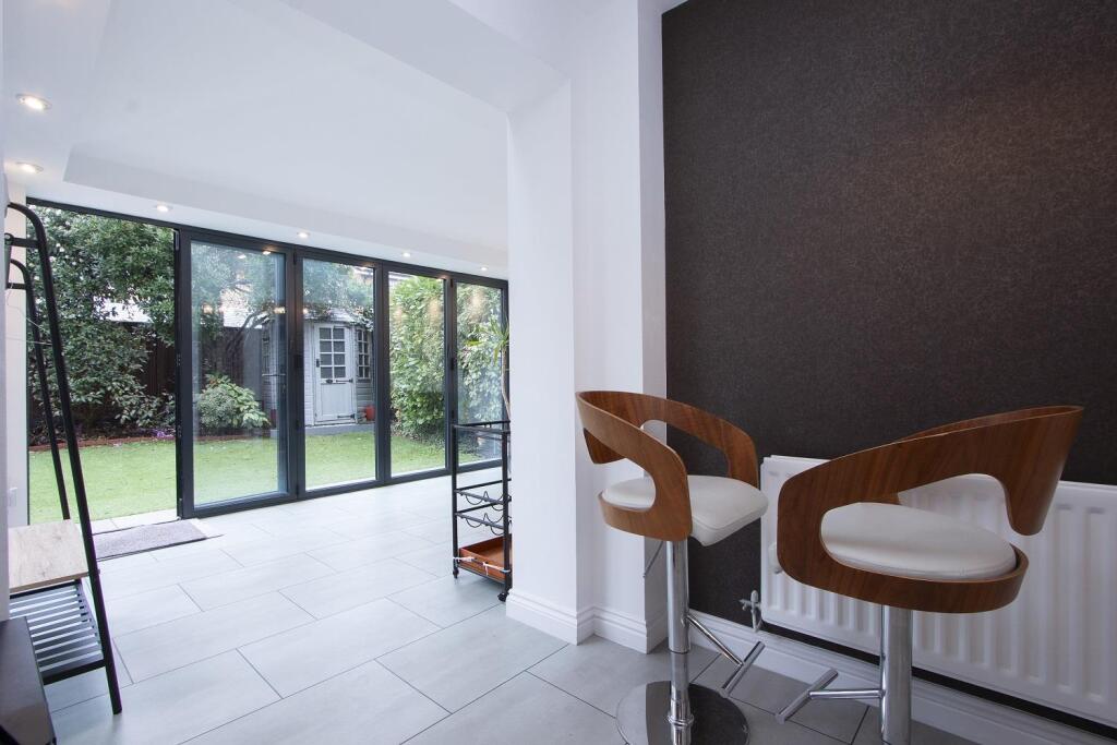 14 Hadleigh Drive, Sutton kitchen 3.jpg