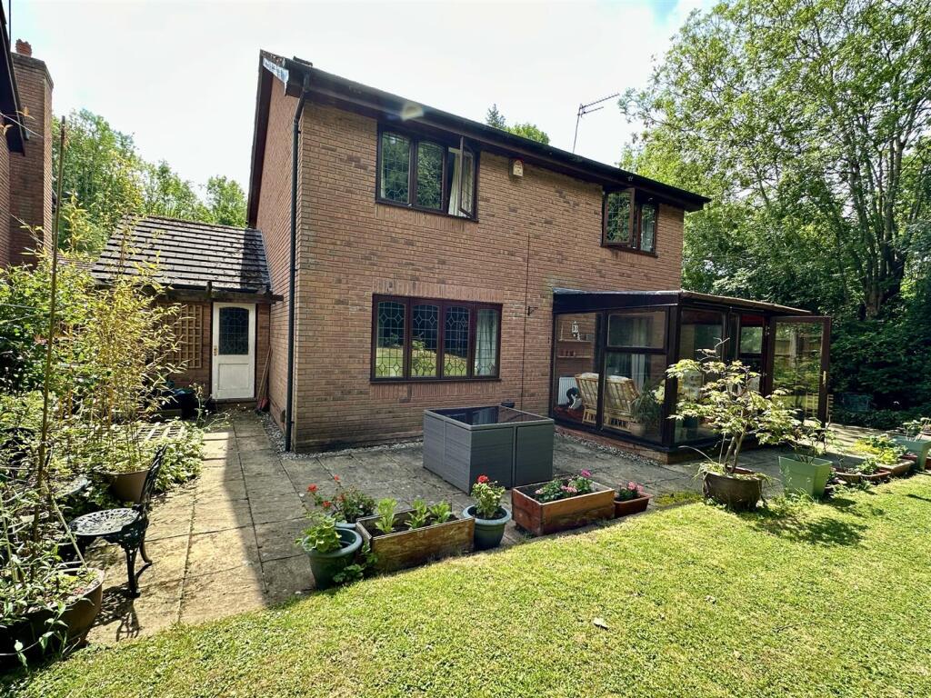 garden to house-patio