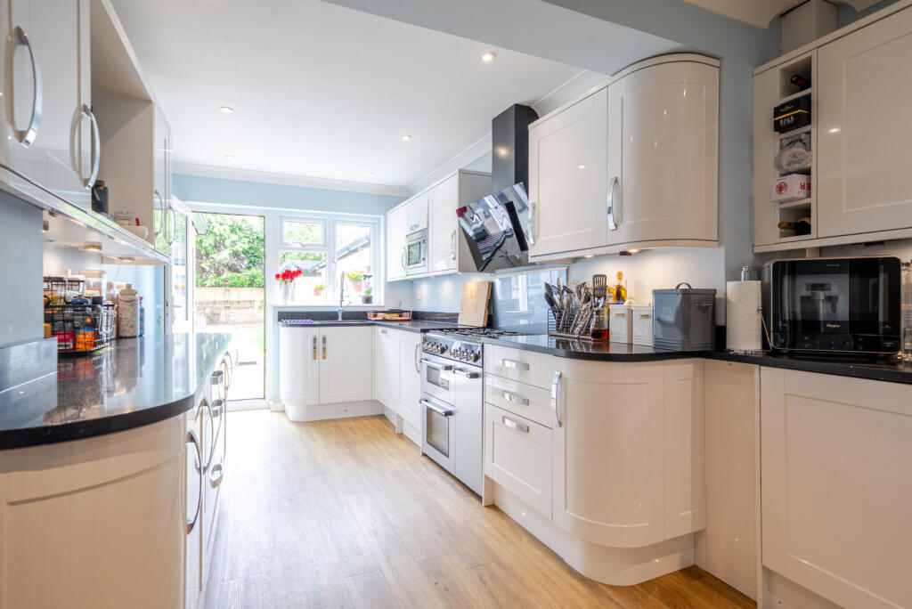 14-6819efc044945-...