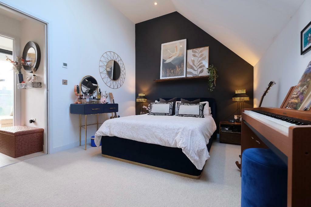 Beautiful main bedroom