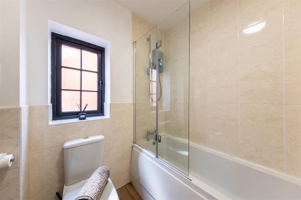 19 Hazelhurst Way-018.jpg