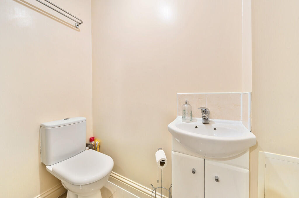 1328484-6-687f3ed...